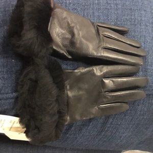 NWT UGG Genuine Shearling Black Leather Gloves S